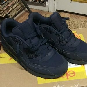 AIR MAXES SIZE 10